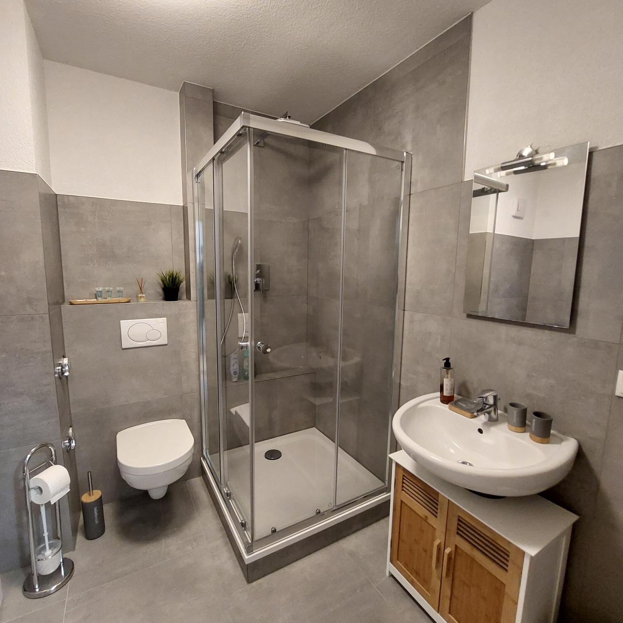 Dehome - Laguna - By Station Apartment *